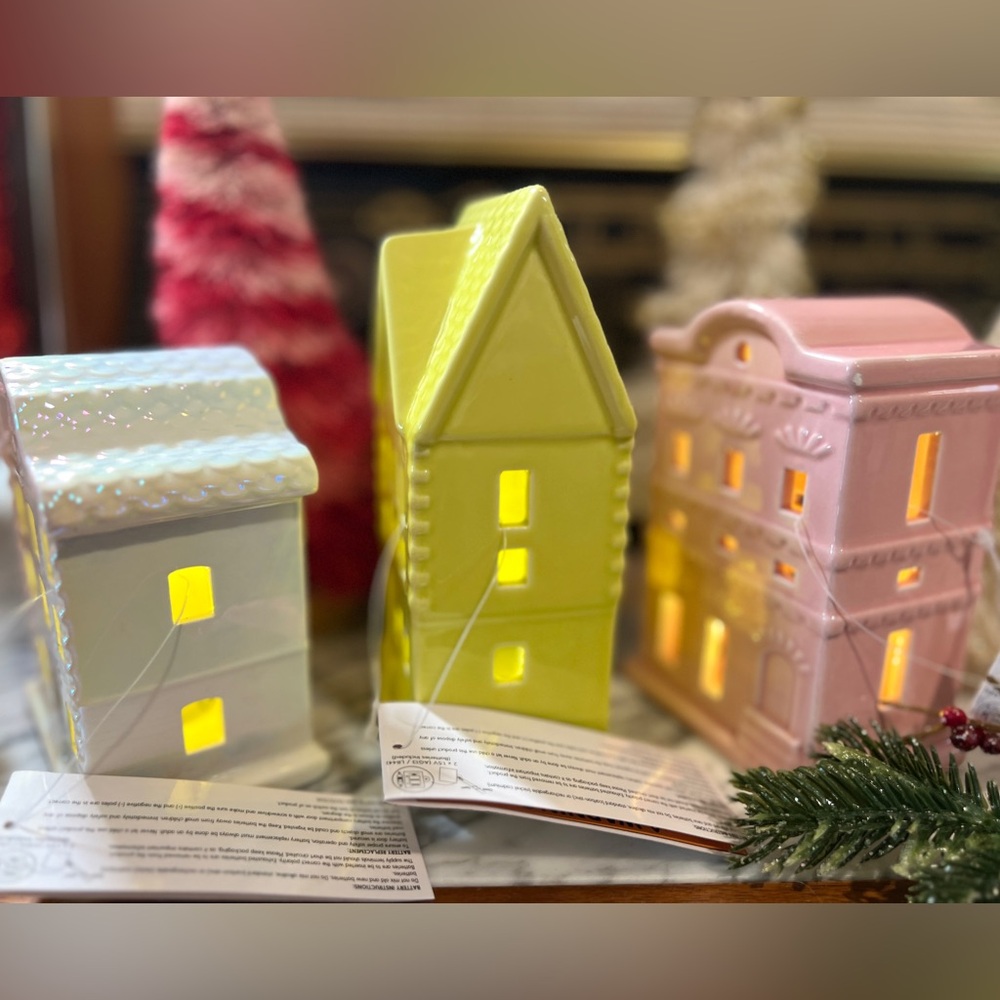 ✨NEW🏠Target Bullseye Playground 2024 Ceramic Christmas Light Up House SET❄️ - Picture 5 of 10